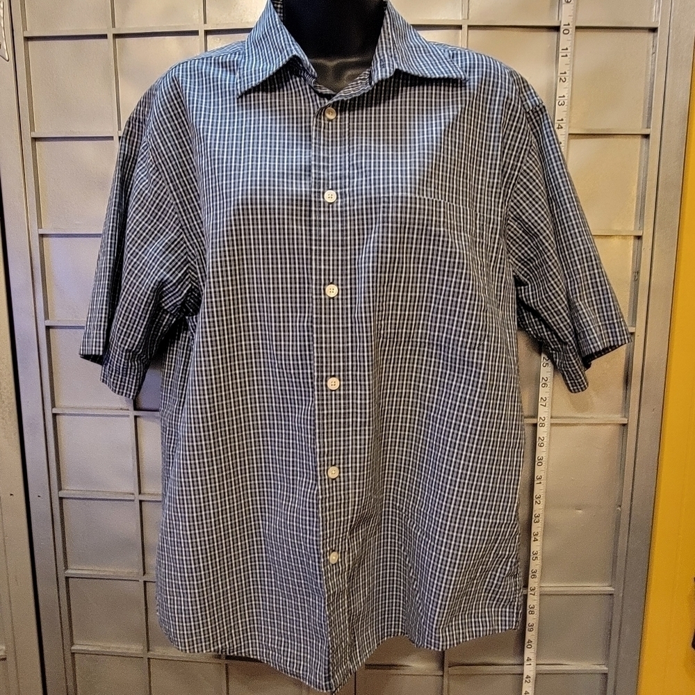 Roundtree & Yorke Trademark Medium short sleeve button up shirt